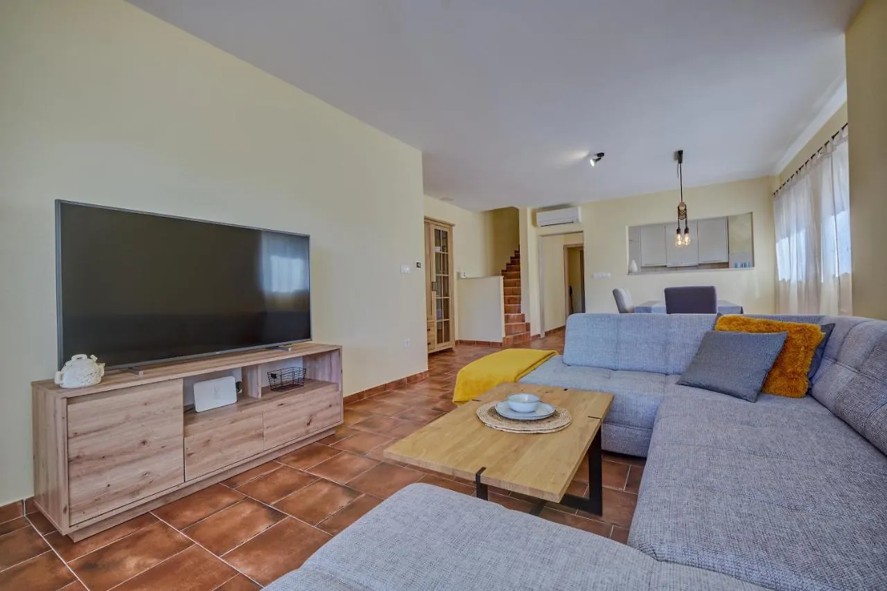 Anovi Holiday Homes By Litto Trogir